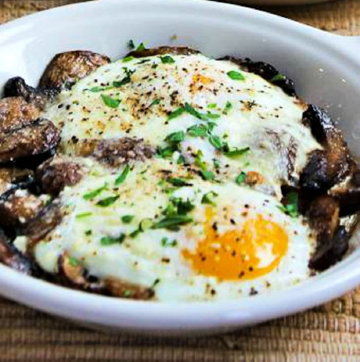 Easy Low-Carb Parmesan Mushroom Eggs for Busy Mornings